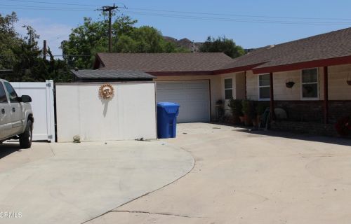 1024 Honeywood Ct, Santa Paula, CA 93060-9613