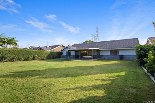 621 Chestnut Ave, Orange CA 92867-3743 exterior