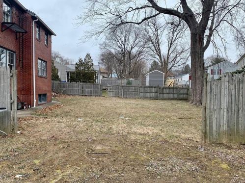 24 Blackstone St, Cumberland RI  02864-7027 exterior