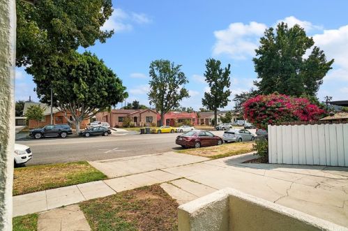 321 Chevy Chase Dr, Glendale, CA 91204-2251