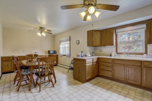 11315 Glenbrook Ln, Thiensville WI  53092-3113 exterior