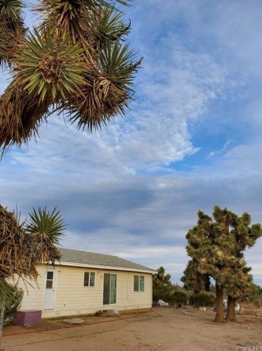 11236 Beaver Rd, Victorville, CA 92392-0848