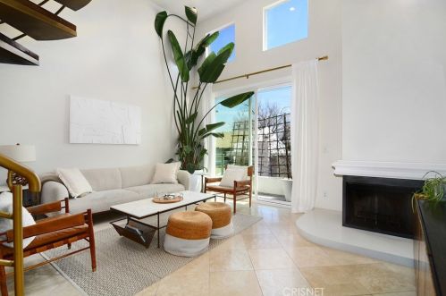 4326 Babcock Ave, North Hollywood, CA 91604-1587