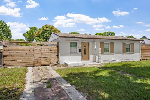 3004 Glenwood Rd, West Palm Beach, FL 33405-1366