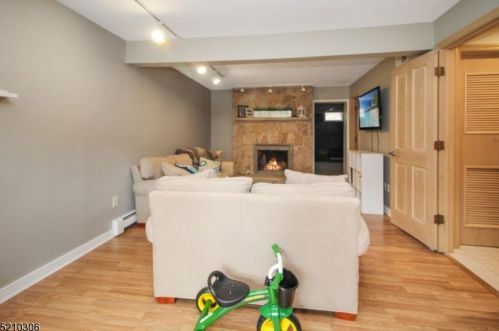 46 Summerfield Rd, Belvidere NJ  07823-2712 exterior