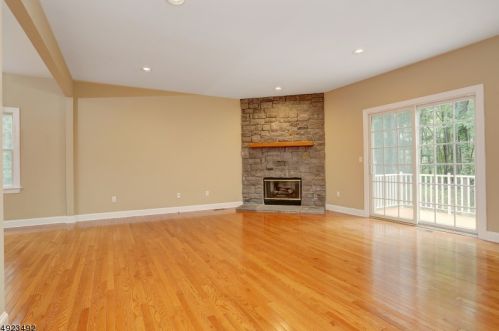 215 Raymound Blvd, Parsippany NJ  07054-3452 exterior