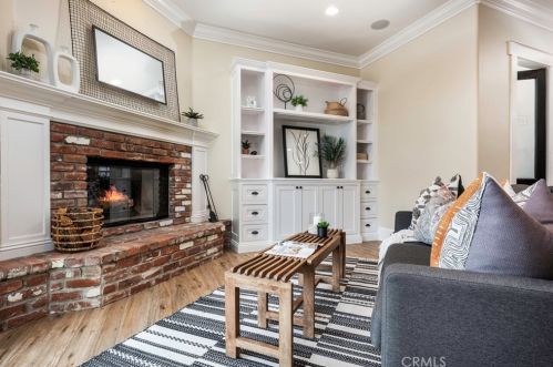 5250 Appian Way, Long Beach CA  90803-1901 exterior