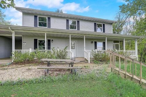 3685 Ridge Rd, Deerfield, WI 53531-9614