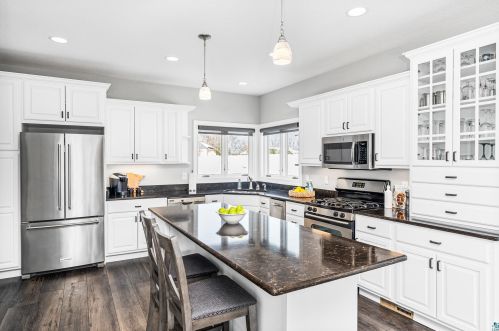 2720 Northridge Dr, Duluth MN  55811-4210 exterior
