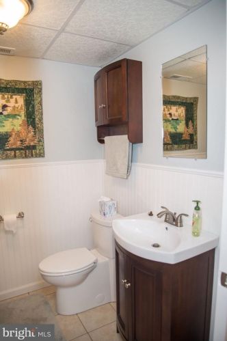 61 Lakeview Dr, Pilesgrove NJ 08098-2081 exterior