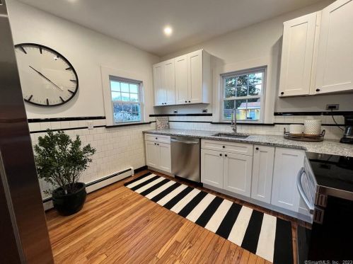 176 Roosevelt Ave, Norwich CT  06360-3346 exterior