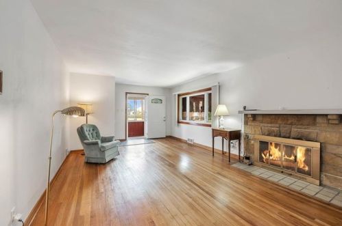 155 Warren Dr, New Kensington PA  15068-5240 exterior