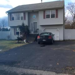 10 Gordon Ct, Defreestville, NY 12144-8405