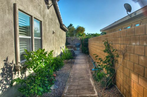 43708 Parkway Esplanade, La Quinta CA  92253-4099 exterior