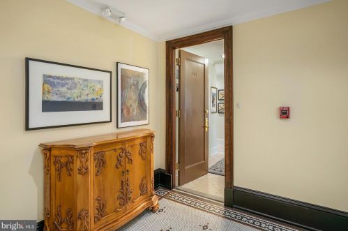 1882 Columbia Rd, Washington, DC 20009-5116