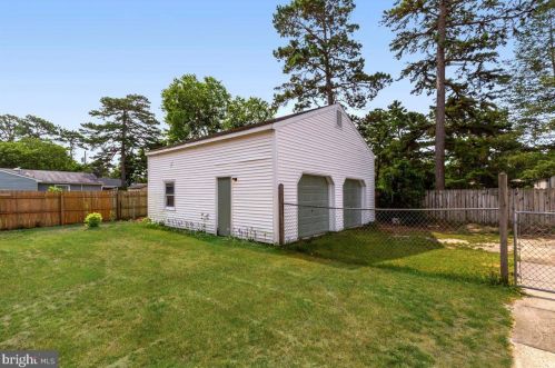 305 Shawnee Trl, Browns Mills NJ  08015-6119 exterior