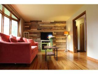 5387 Altura Rd, Minneapolis, MN 55421-1144