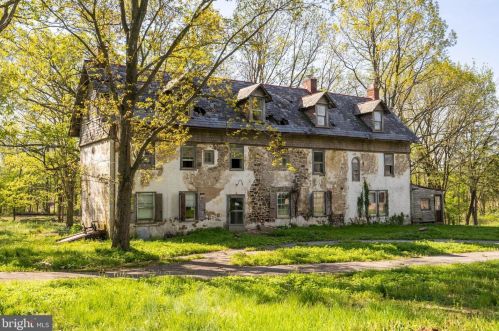 1704 Dreshertown Rd, Dresher PA  19025-1303 exterior