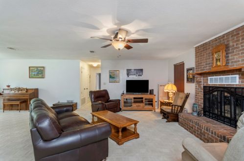 200 Ten Lake Dr, Defuniak Springs FL  32433-4506 exterior