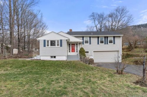 1357 Meriden Ave, Southington CT  06489-4219 exterior