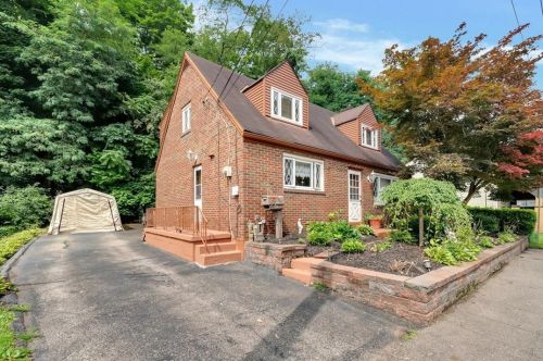 3232 Spring Garden Rd, Pittsburgh, PA 15212-1252