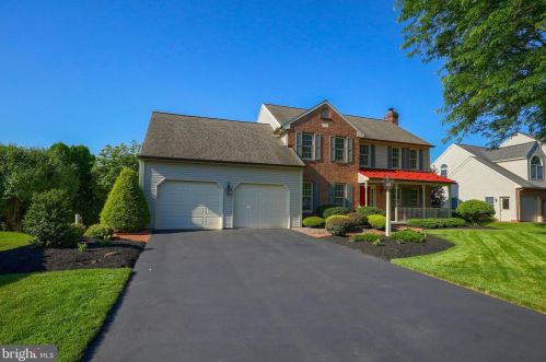 105 Meadow Creek Dr, Landisville, PA 17538-1394