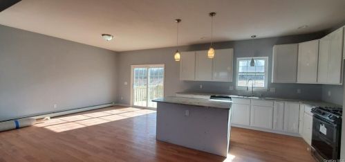 6 Mt Hope Rd, Middletown NY  10940-7128 exterior