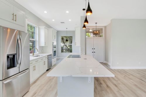 975 Bear Island Cir, West Palm Beach FL  33409-2062 exterior