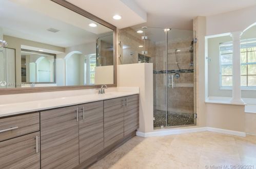 913 168 Ave, Hollywood FL 33028-2021 exterior