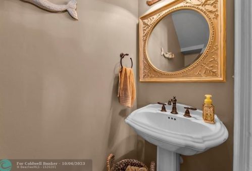 17836 15 Ct, Hollywood FL 33024-4602 exterior