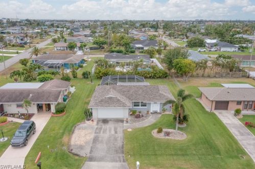 1026 43rd Ter, Cape Coral, FL 33909-6110