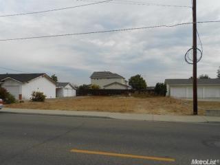 2106 7th St, Hughson, CA 95326-9266