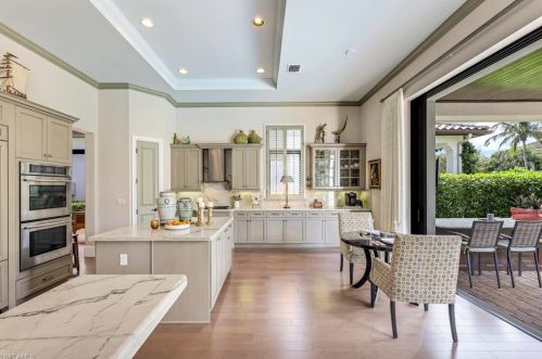 2239 Residence Cir, Naples FL 34105-3084 exterior