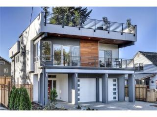 9321 55th Ave, Seattle, WA 98118-5561