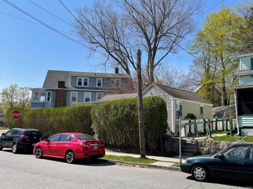 164 Vauxhall St, United States Coast Guard Ac CT  06320-3822 exterior