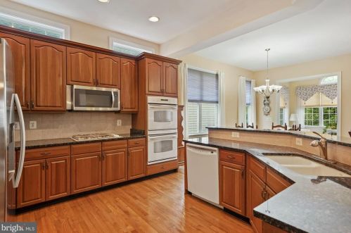 5433 Rodriquez Ln, Haymarket VA  20169-6100 exterior