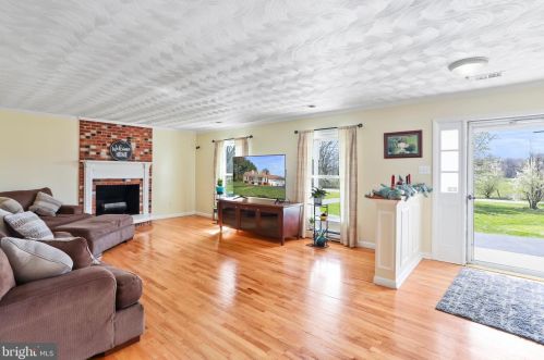 2877 Lewisville Rd, Summit Point, WV 25446-3574