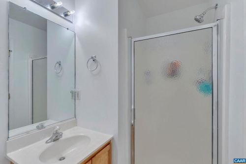 2 Riverside Dr, Bybee VA  22963-2021 exterior