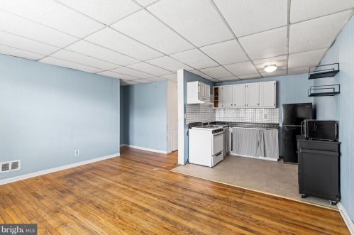2117 Seneca Rd, Wilmington DE  19805-4131 exterior