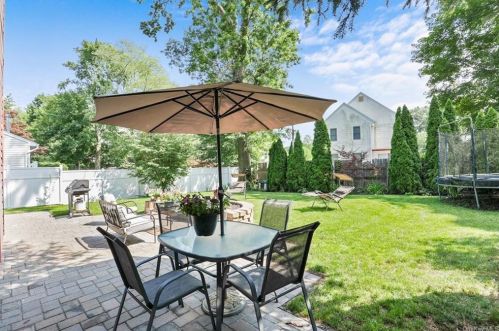 14 Utopian Pl, Airmont NY  10901-7715 exterior