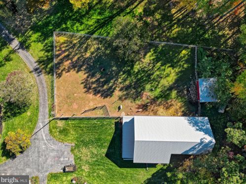 7455 Hillside Dr, Spring Grove PA  17362-8555 exterior