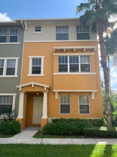 1727 San Benito Way, West Palm Beach, FL 33401-8326