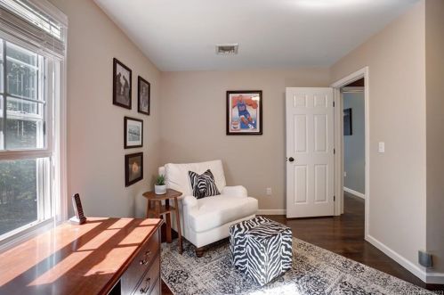 20 Narragansett Trl, Sandy Hook CT 06482-1147 exterior