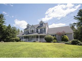 11 Ann Logan Cir, Raymond, NH 03077-1232