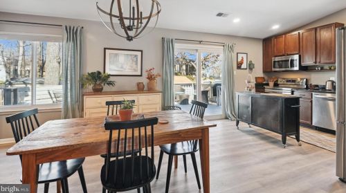 1512 Sadlers Wells Dr, Herndon VA  20170-2838 exterior