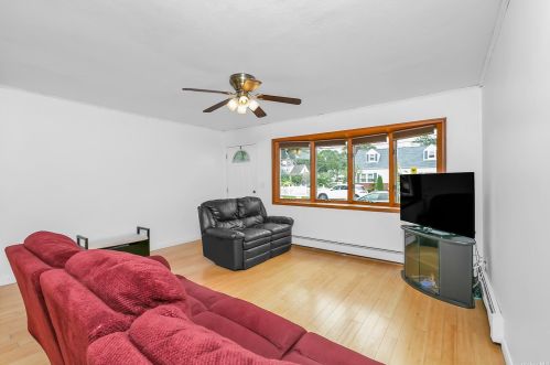 495 Delaware Ave, North Lindenhurst NY  11757-3410 exterior