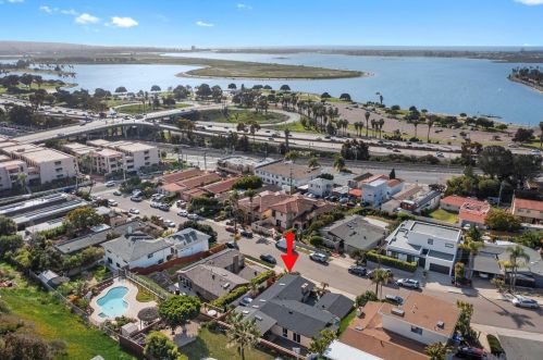 2875 Lloyd St, San Diego CA 92117-6031 exterior