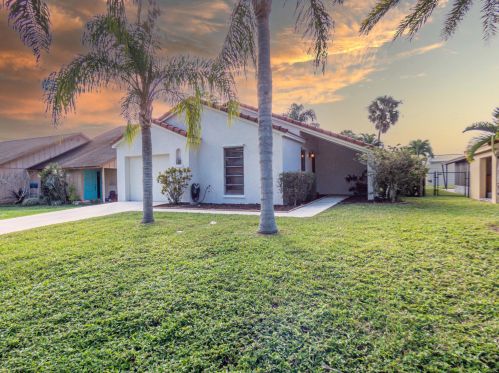 446 34th Ter, Palm City, FL 34990-3612