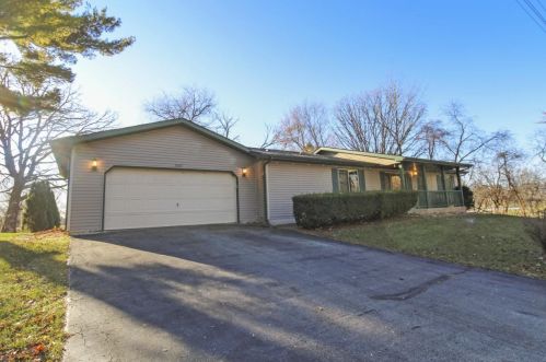 30815 Sunset Ln, Waterford, WI 53185-3921