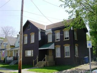 42 Elmendorf St, Kingston, NY 12401-3408